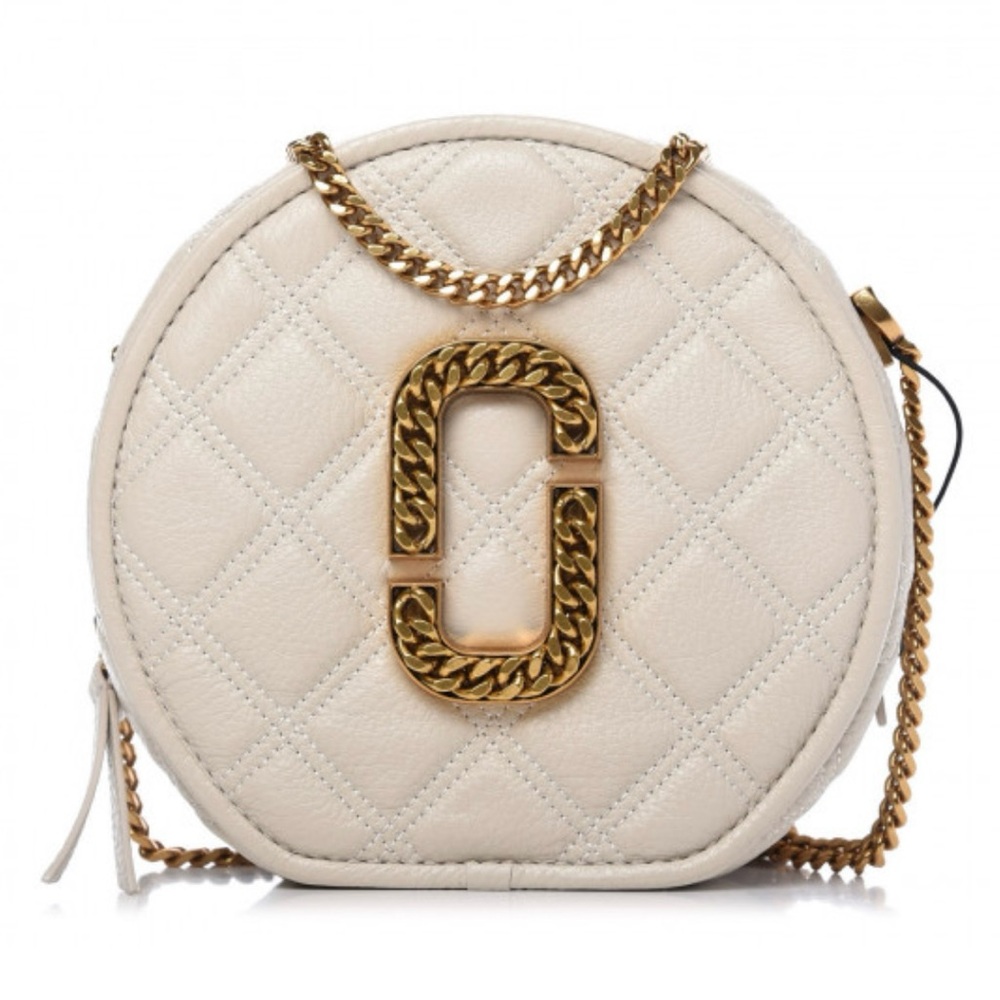 🌹SOLD🌹MARC JACOBS 
Grained Calfskin Quilted The Status Round Crossbody